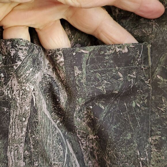 Mens light weight breathable hunting/fishing shirt. XL..Button up. Camouflage. - Picture 3 of 8